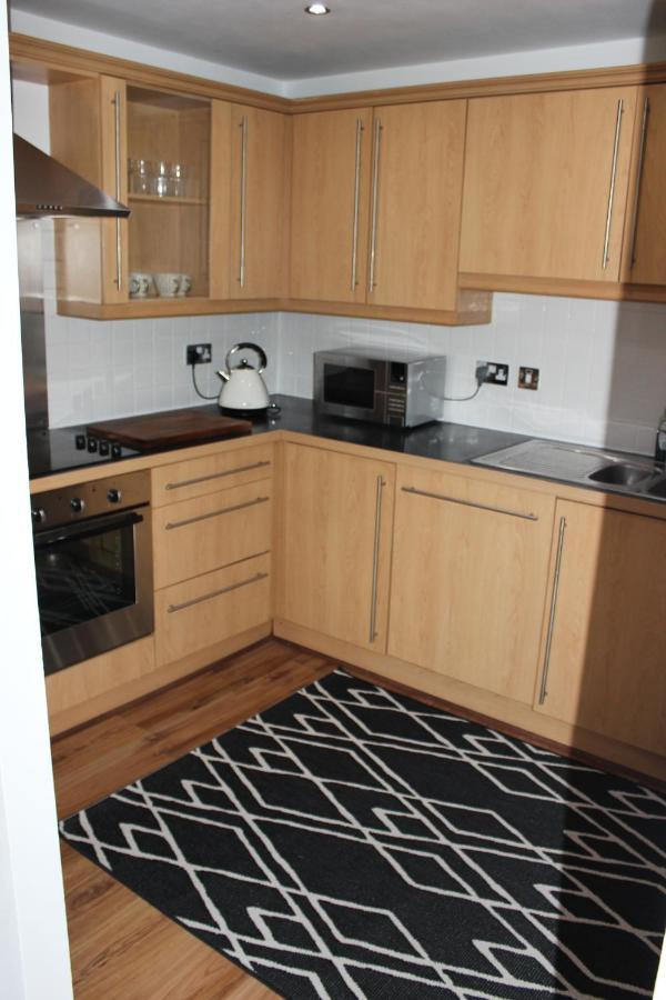 Lovely 2-Bedroom, 1 Bathroom Home, Sleeps 4 London Exterior foto