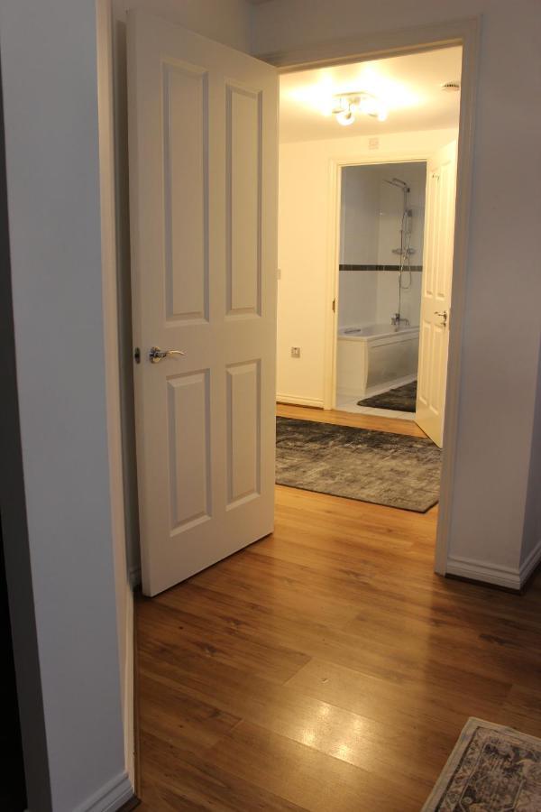 Lovely 2-Bedroom, 1 Bathroom Home, Sleeps 4 London Exterior foto
